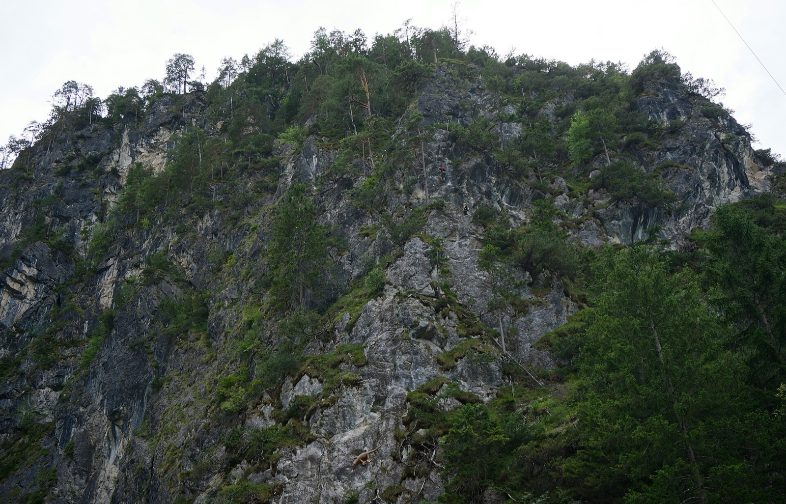 Felsige Galitzenklamm mit Wildwasser und gesicherter Steiganlage